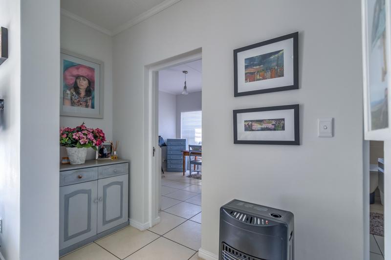 To Let 3 Bedroom Property for Rent in Somerset West Western Cape